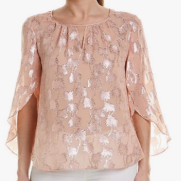 Lilly Pulitzer Tops - NWT Lilly Pulitzer Beccer Silk Clip Top